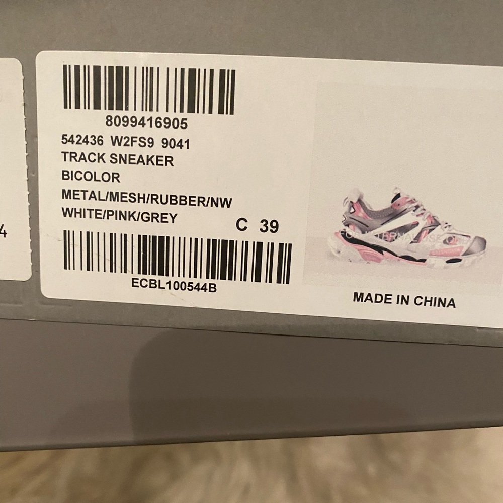 SOLD‼️🎉🥳HP🎉🥳New !! BALENCIAGA PINK & WHITE  2.0 TRACK SNEAKERS 💕 - Picture 11 of 11